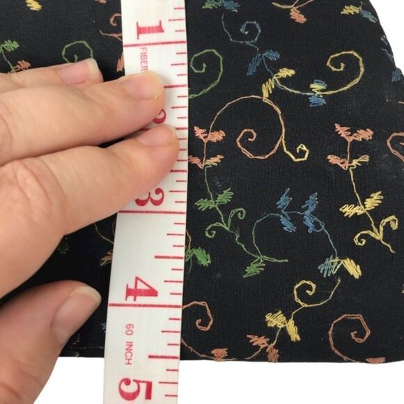 Vintage Black Embroidered Evening Clutch Purse with Kiss Lock Fastener - Picture 5 of 7